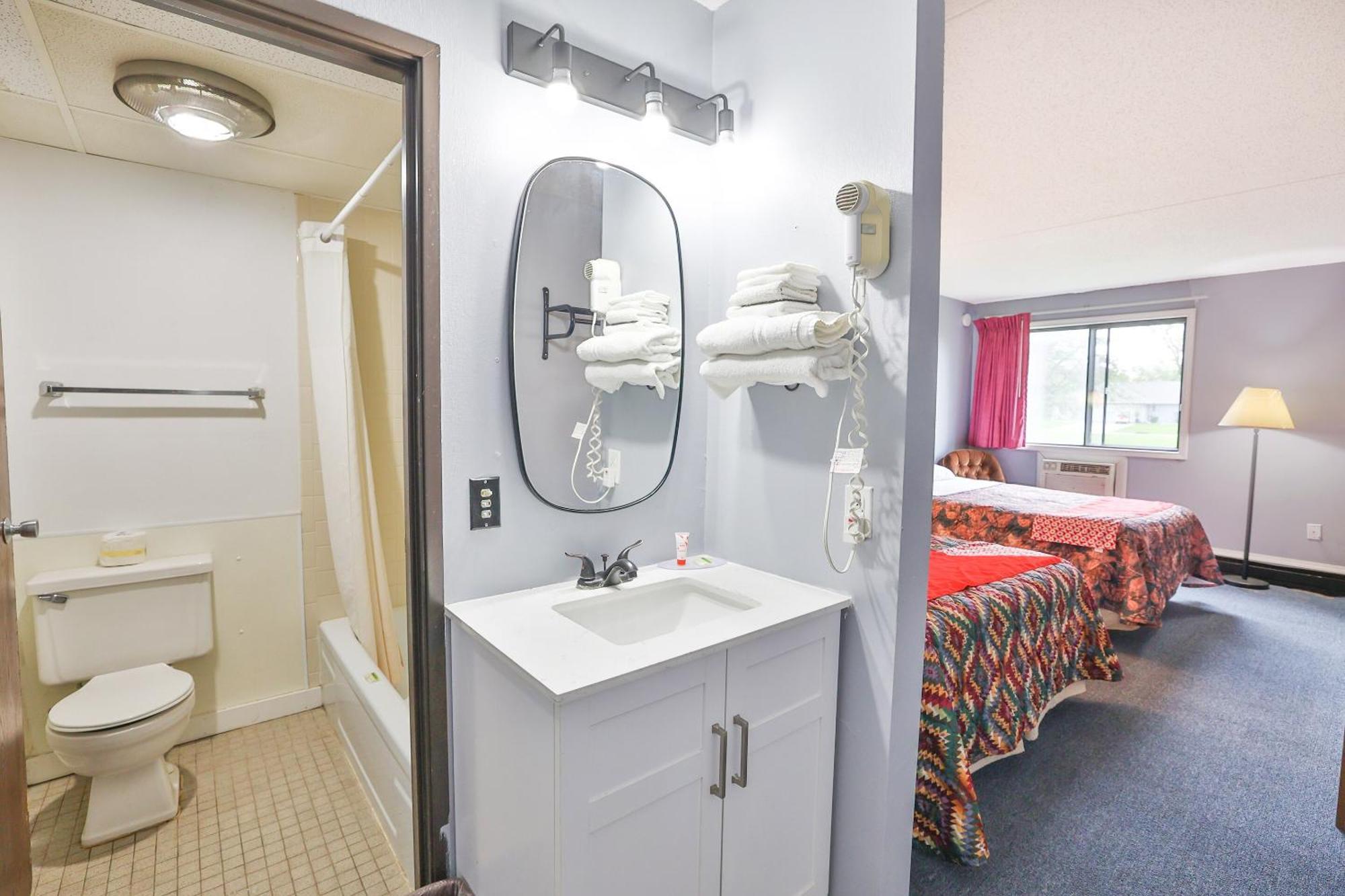Oyo Hotel Pipestone Mn, Canterbury Park Extérieur photo