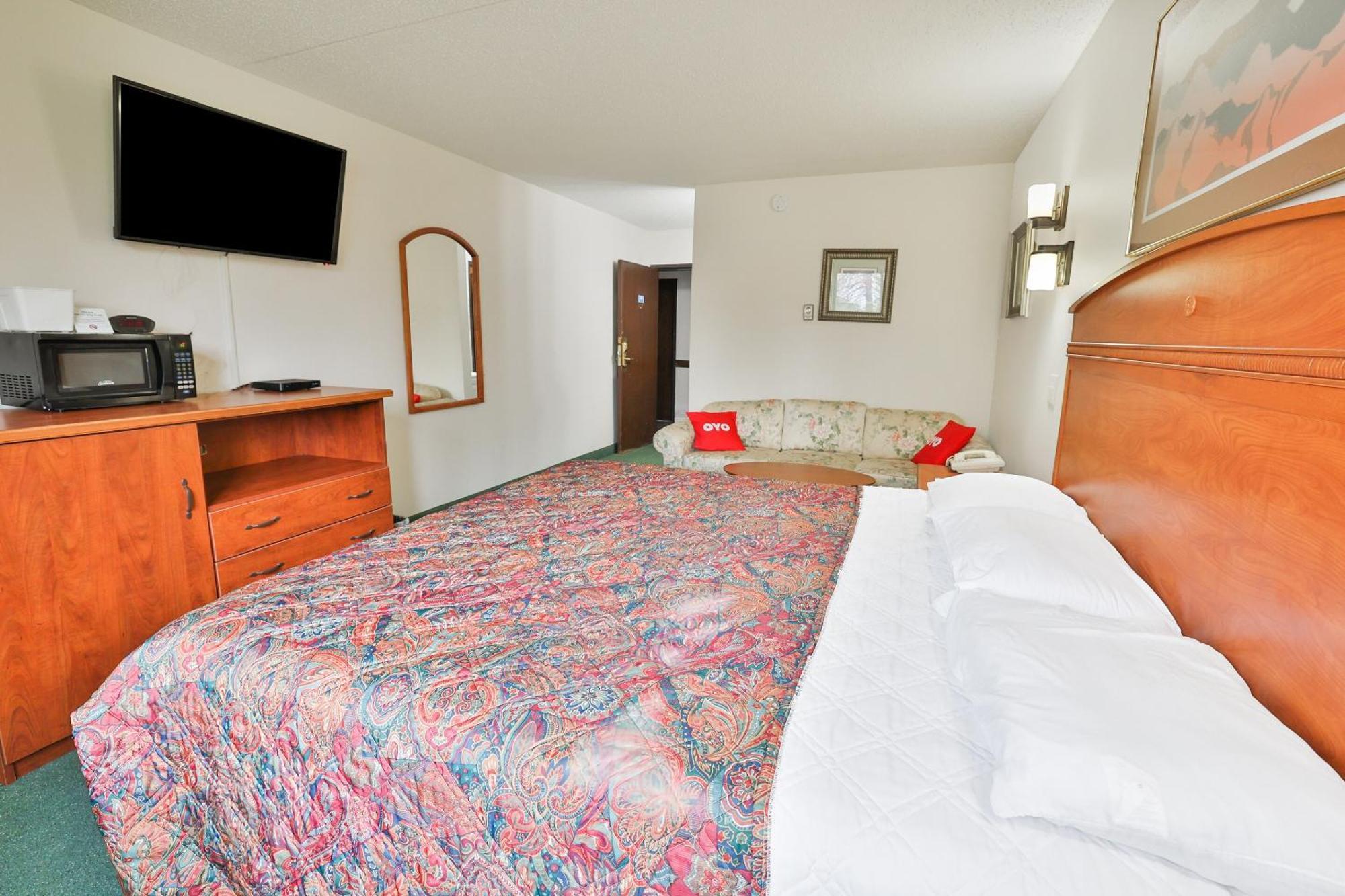 Oyo Hotel Pipestone Mn, Canterbury Park Extérieur photo