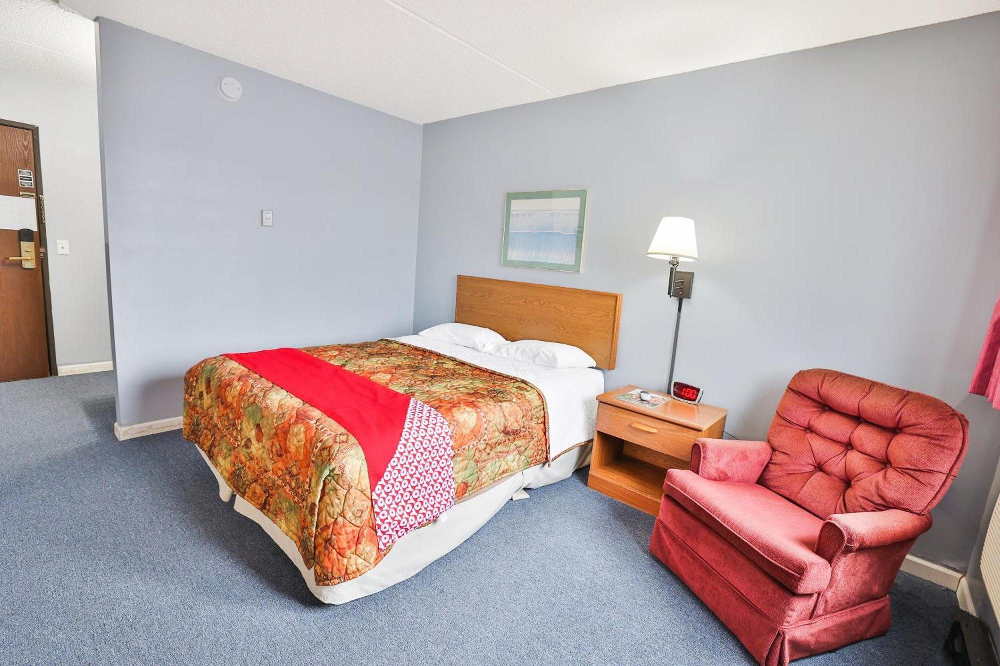 Oyo Hotel Pipestone Mn, Canterbury Park Extérieur photo