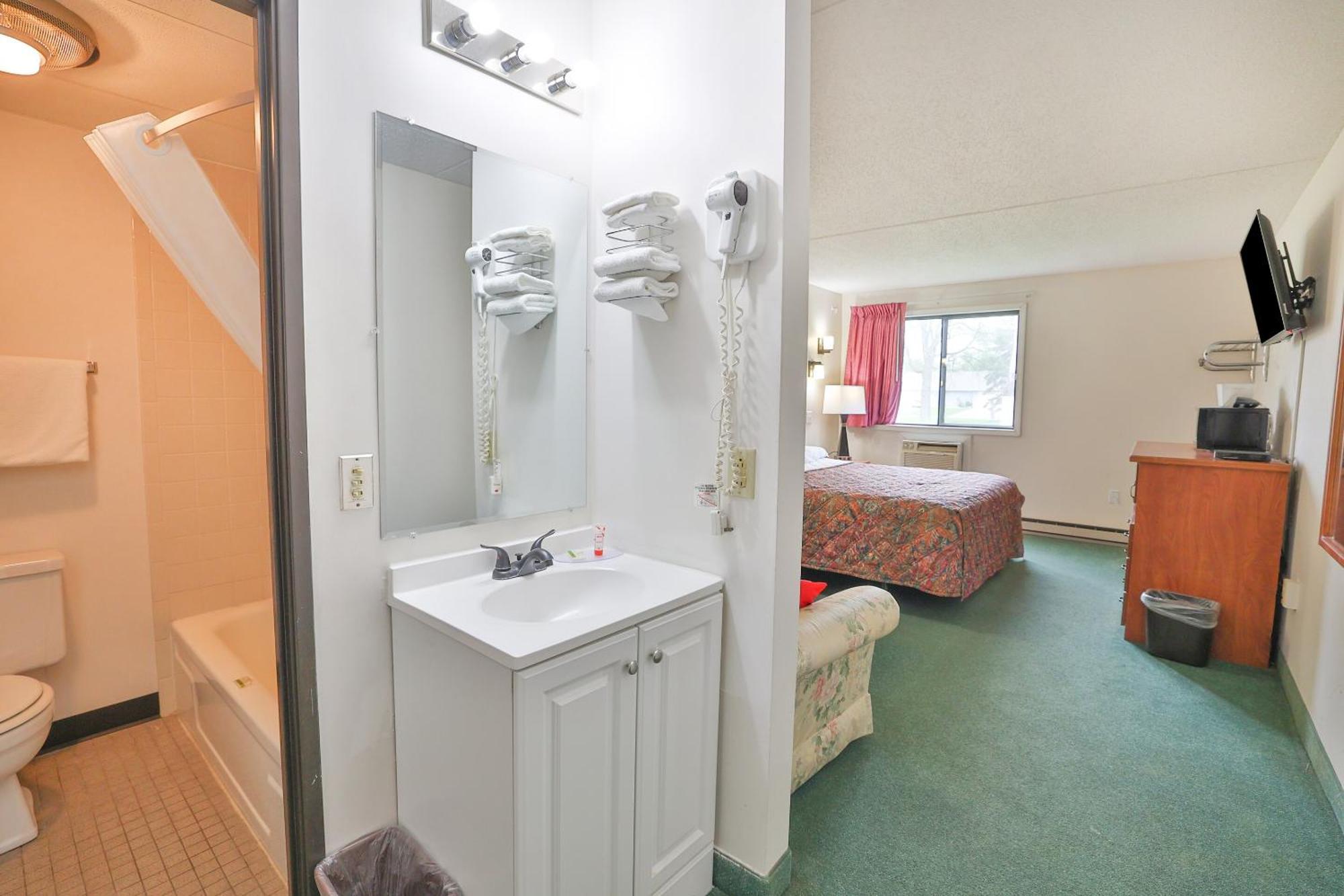 Oyo Hotel Pipestone Mn, Canterbury Park Extérieur photo
