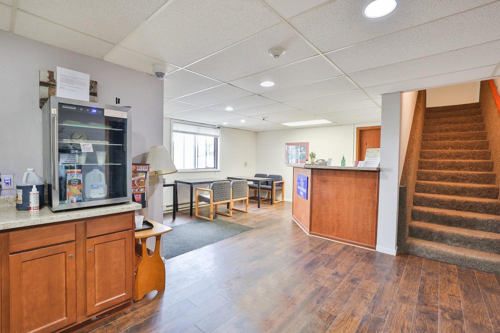 Oyo Hotel Pipestone Mn, Canterbury Park Extérieur photo