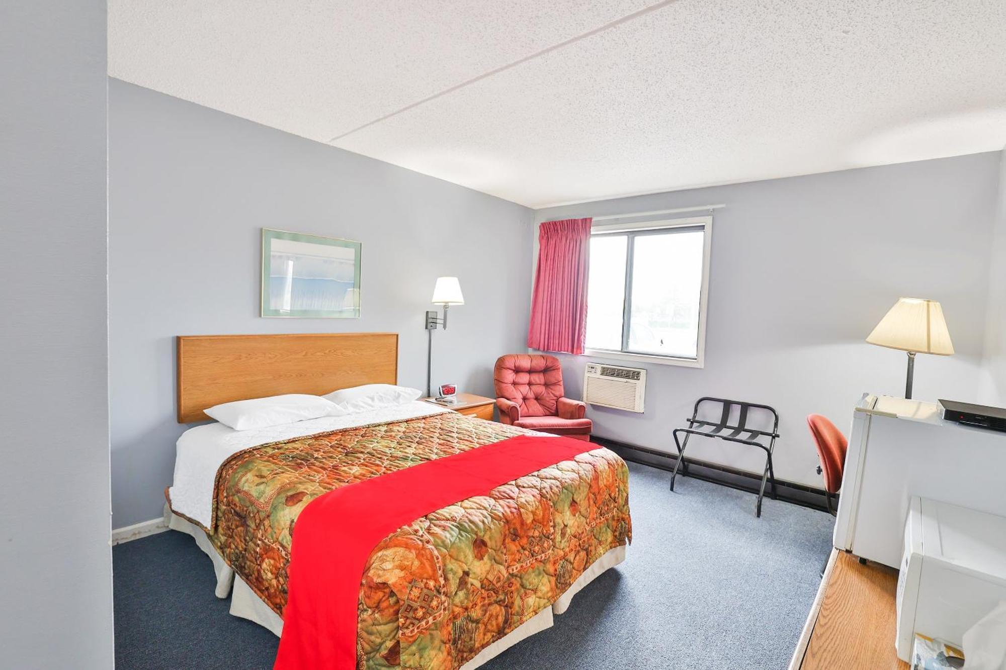 Oyo Hotel Pipestone Mn, Canterbury Park Extérieur photo