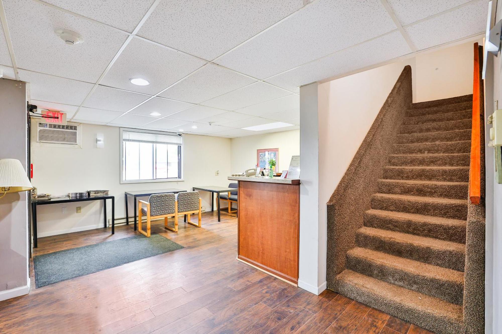 Oyo Hotel Pipestone Mn, Canterbury Park Extérieur photo